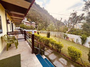 Restaurant - The Pines Mountain View (Ukhimath)