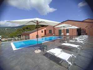 Pool - Seaside Residence with Aeolian Islands View – Pool, Gym & WiFi – Apt LIPARI (Patti)