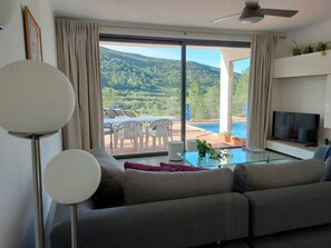 Living area - Casa Cidreira, cozy villa with private pool (São Bartolomeu de Messines)