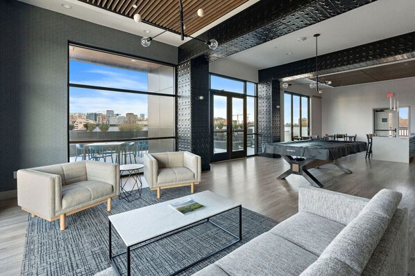 テレビ、ステレオ