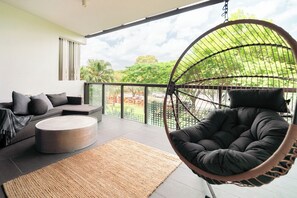 Property grounds - Modern Oasis in New Farm l Walk to River and Cafes (New Farm)