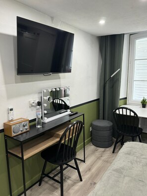 1 chambre, fer et planche à repasser, Wi-Fi, draps fournis