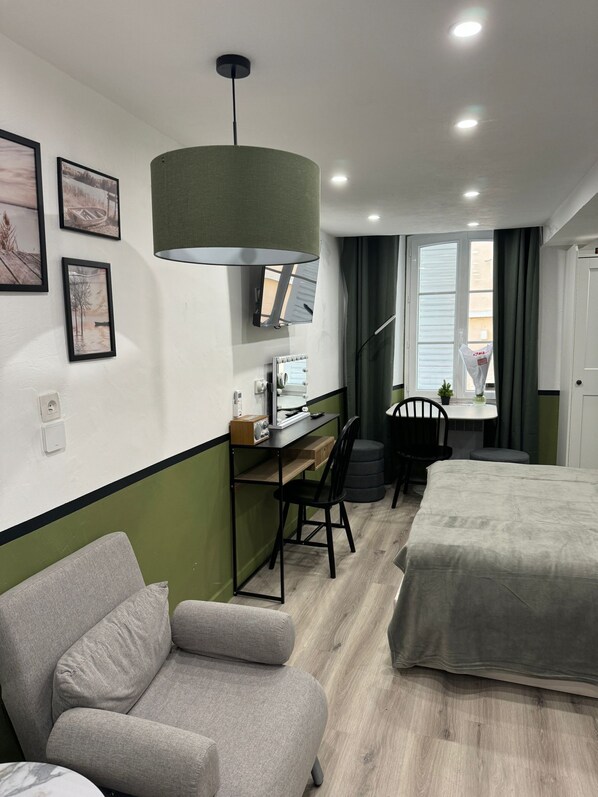 1 bedroom, iron/ironing board, WiFi, bed sheets