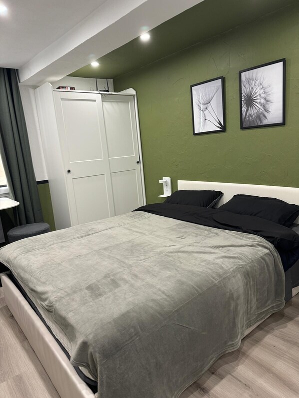 1 bedroom, iron/ironing board, WiFi, bed sheets