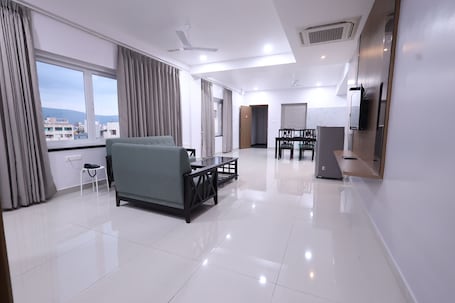 Standard Single Room | Living area | TV. Tirupati Prime Homestay