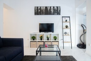 Smart TV - North apartment 5 I 1 room with inviting living area on the first floor (Bremerhaven)