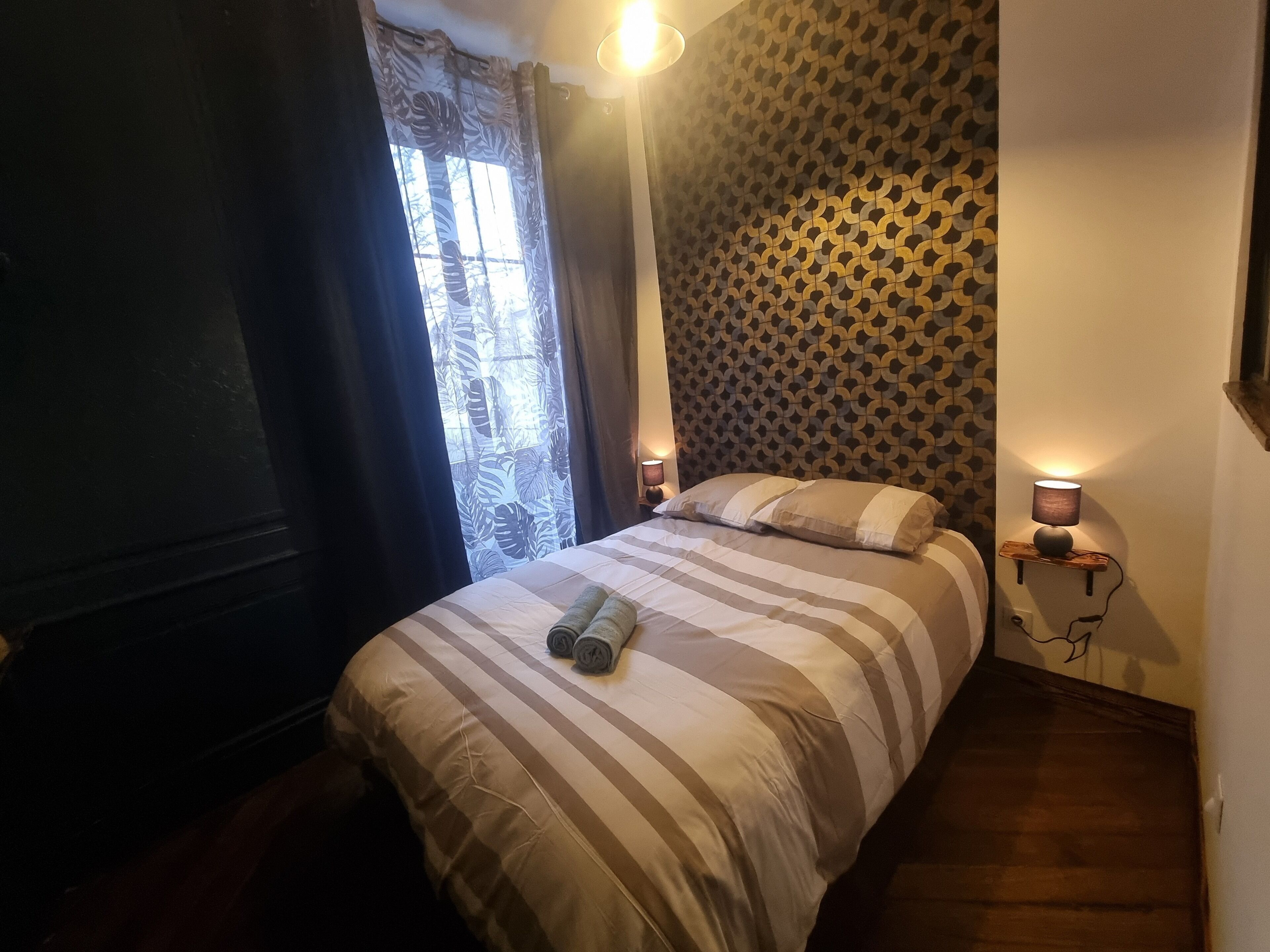 Superior Apartment | Blackout drapes, iron/ironing board, free WiFi