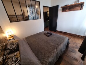 Superior Apartment, Non Smoking, Microwave | Blackout curtains, iron/ironing board, free WiFi