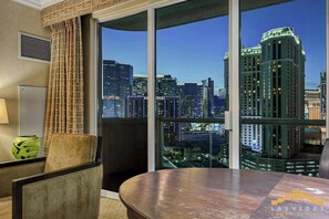 Interior - MGM Signature-22-615 Strip View Balcony Studio (Las Vegas)