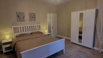 2 chambres, fer et planche Ă  repasser, Wi-Fi gratuit, draps fournis