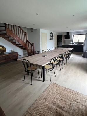 Dining - 14 person vacation home with pool and spa 17 minutes from the beach (Tréméven)