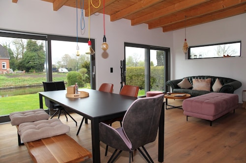 Ferienhaus am Kanal auf 140qm für bis zu 7 Personen und Hunde!