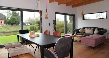 Vacation home on the canal on 140sqm for up to 7 people and dogs!