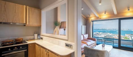 Kühlschrank, Ofen, Herdplatte, Geschirrspüler