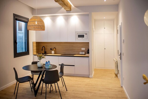 Dining - "A Esmorga" Apt-12 (Cangas)