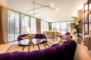 Executive lounge - Villa Blanchette Marrakech – Villa Élégante avec Piscine Chauffée et Spa Privatif (Marrakech)