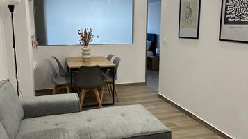 Apartment | 4 bedrooms, desk, soundproofing