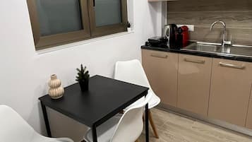 Casa | 4 quartos, escrivaninha, quartos à prova de som