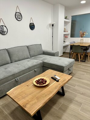 4 bedrooms, desk, soundproofing - Academys Modern Apartments by Athens Urban Retreat (Athens)