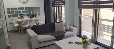 Apartment, Smoking