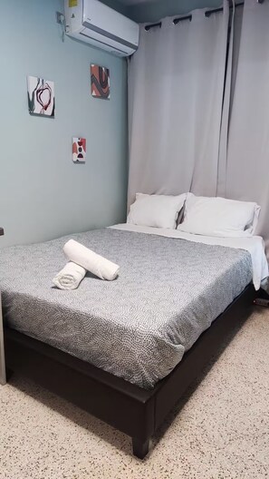 Casa | 2 quartos, escrivaninha, quartos à prova de som