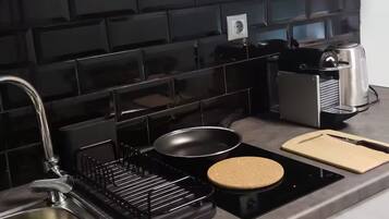 Studio | 2 bedrooms, desk, soundproofing