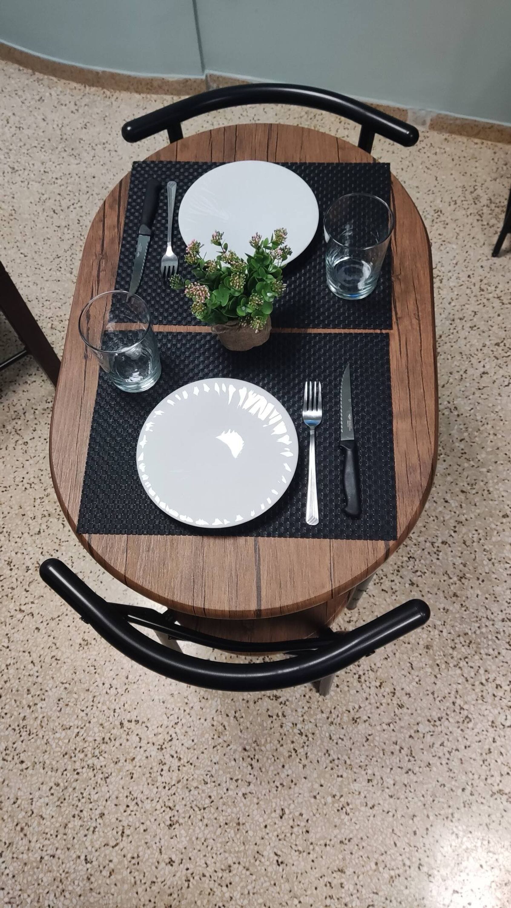 Studio | 2 makuuhuonetta, työpöytä, äänieristys