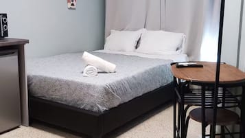 Studio | 2 bedrooms, desk, soundproofing