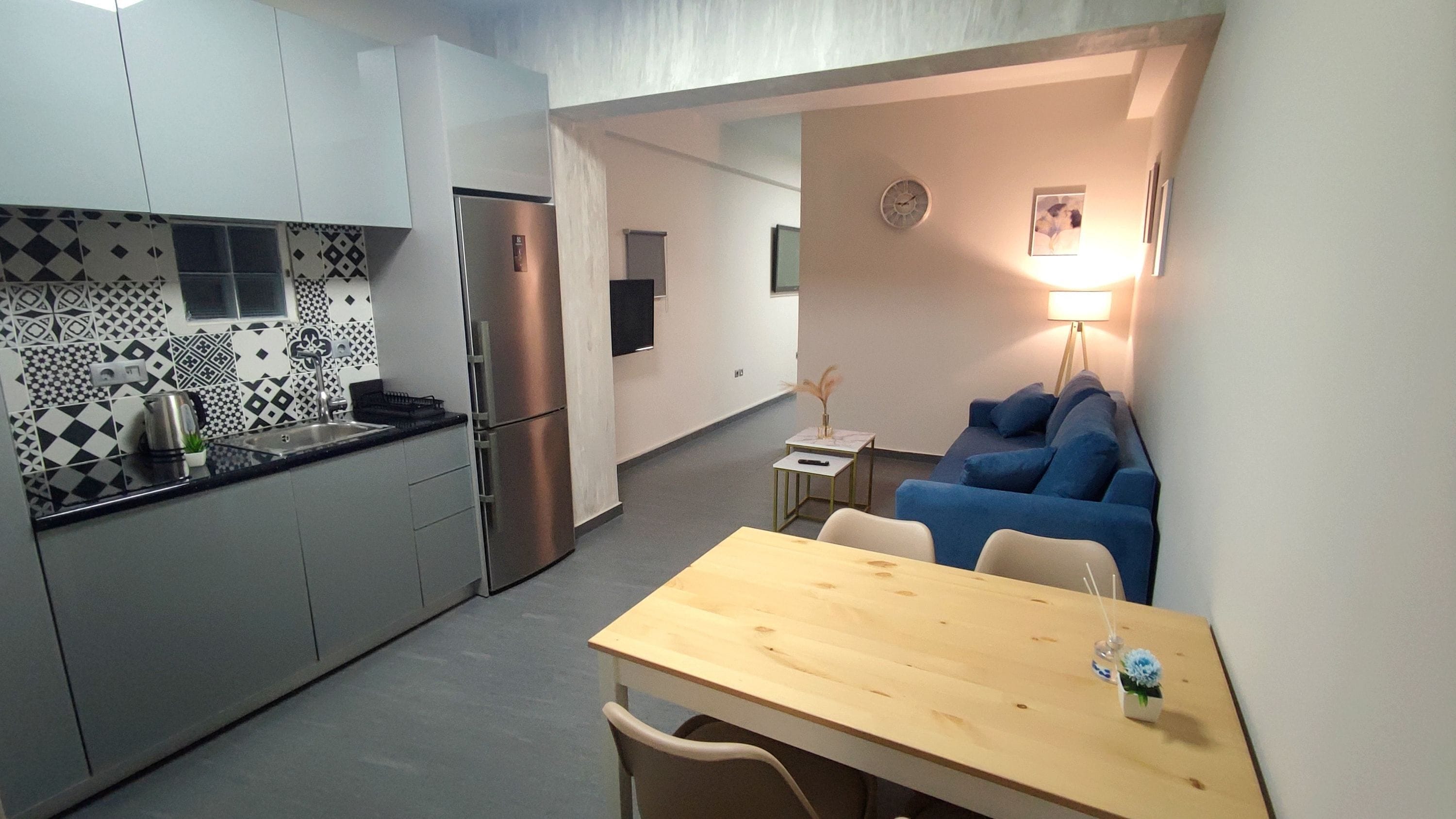 Apartment, Smoking | 3 bedrooms, desk