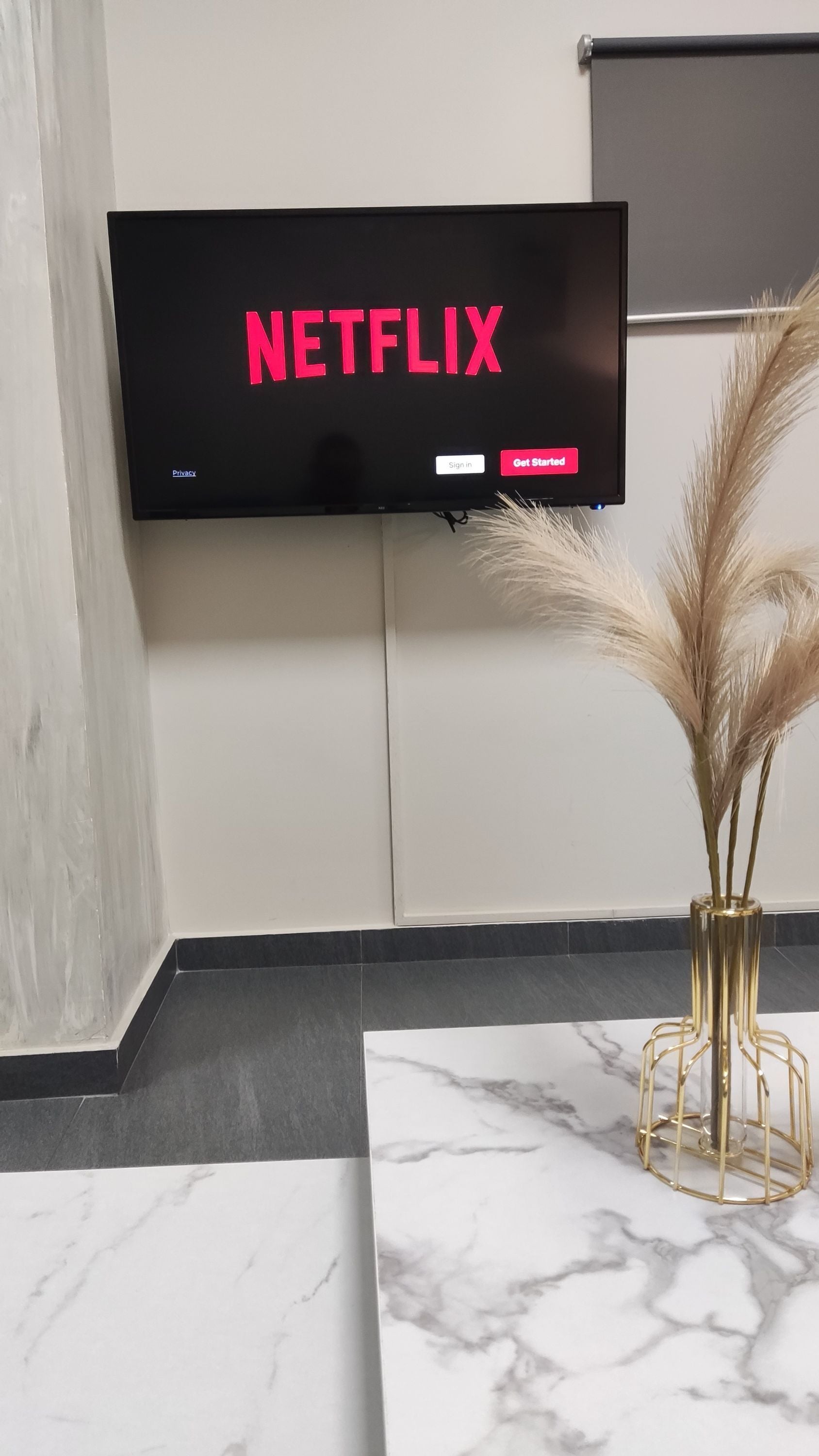 Apartment, Smoking | 3 bedrooms, desk