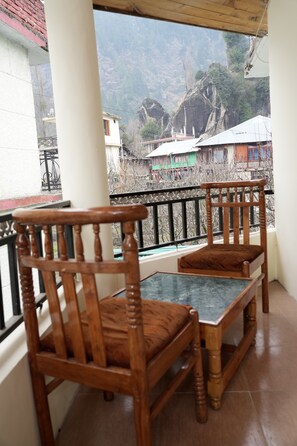 Deluxe Single Room, Balcony, Mountain View | Terrace/patio