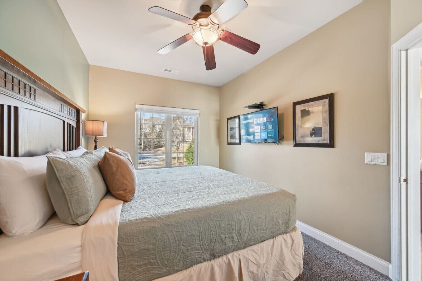 2 chambres, fer et planche à repasser, Wi-Fi gratuit, draps fournis