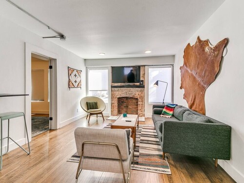 Plaza Southwest - Trendy 2Bed Apt