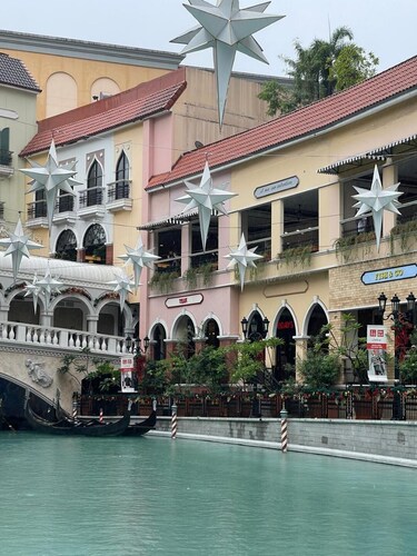 Park Mckinley West Brand new condo, suitable for a couple or small family.