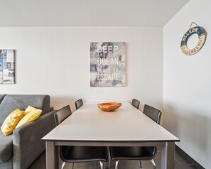 Dining - Spacious Studio With sea View (Blankenberge)