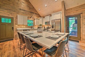Fridge, microwave, oven, stovetop - Luxury 4BR Cabin | Pool | Hot Tub | Home Theater! (Sevierville)