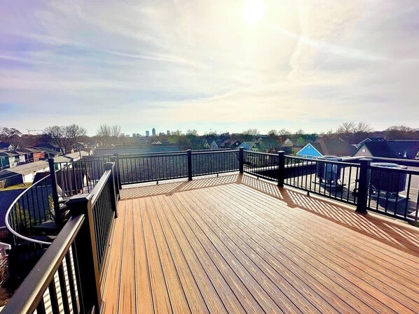 Property grounds - Delaware Loft-2BR/2.5 BA Townhome w/ Rooftop Deck (Indianapolis)