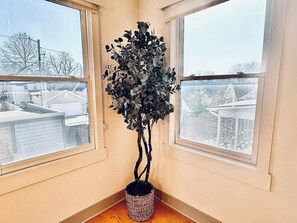 Interior - Delaware Loft-2BR/2.5 BA Townhome w/ Rooftop Deck (Indianapolis)