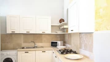 Comfort Apartment | Private kitchen | Oven, stovetop, dishwasher, cookware/dishes/utensils