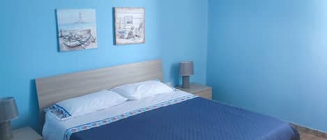 2 bedrooms, iron/ironing board, travel cot, WiFi
