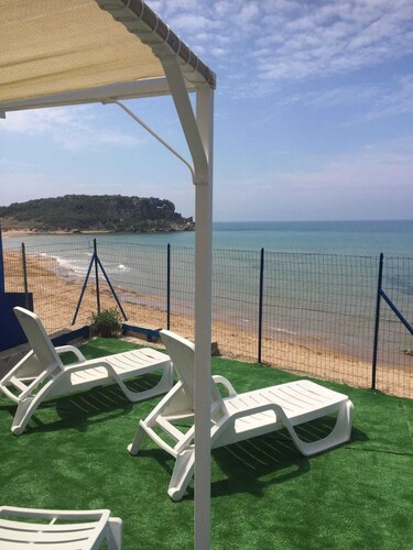 Direct and private entrance to the beach,