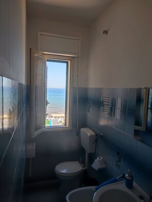 Hair dryer, bidet, towels, soap - Direct and private entrance to the beach, (Sicilia)