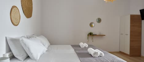 Studio | 10 bedrooms