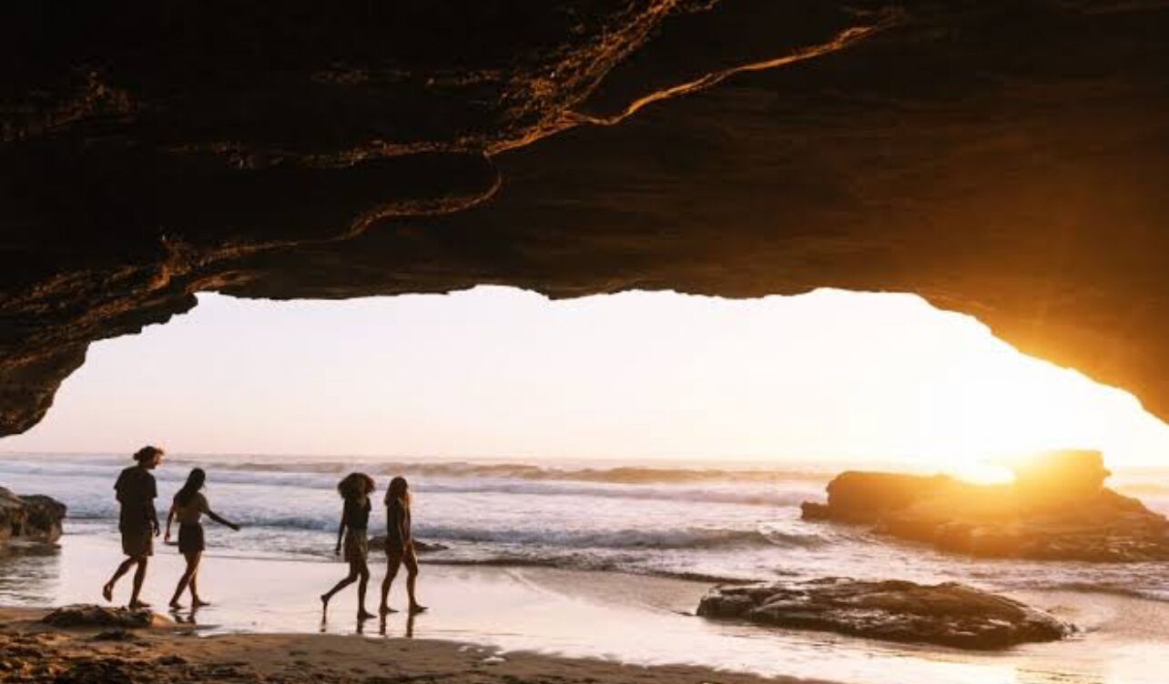 Beach nearby, sun-loungers