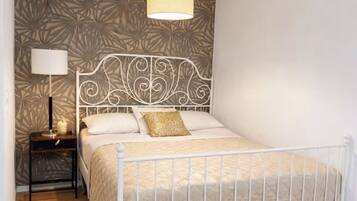 1 Schlafzimmer, Schreibtisch, Bügeleisen/Bügelbrett, kostenloses WLAN