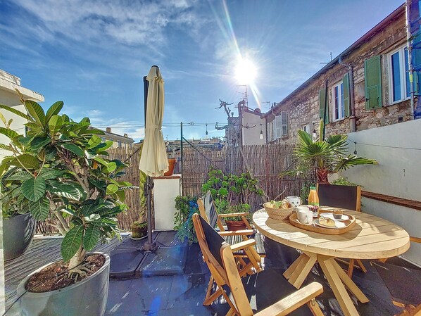 Outdoor dining - N&J - TERRASSE DU SUD - Central - Near Beach (Niza)