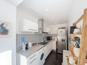 Fridge, dishwasher, coffee/tea maker, electric kettle - N&J - TERRASSE DU SUD - Central - Near Beach (Niza)