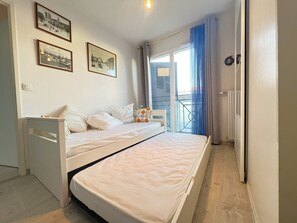 2 bedrooms