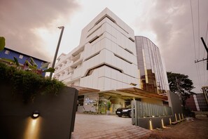 Exterior - Hilux Courtyard (Palakkad)