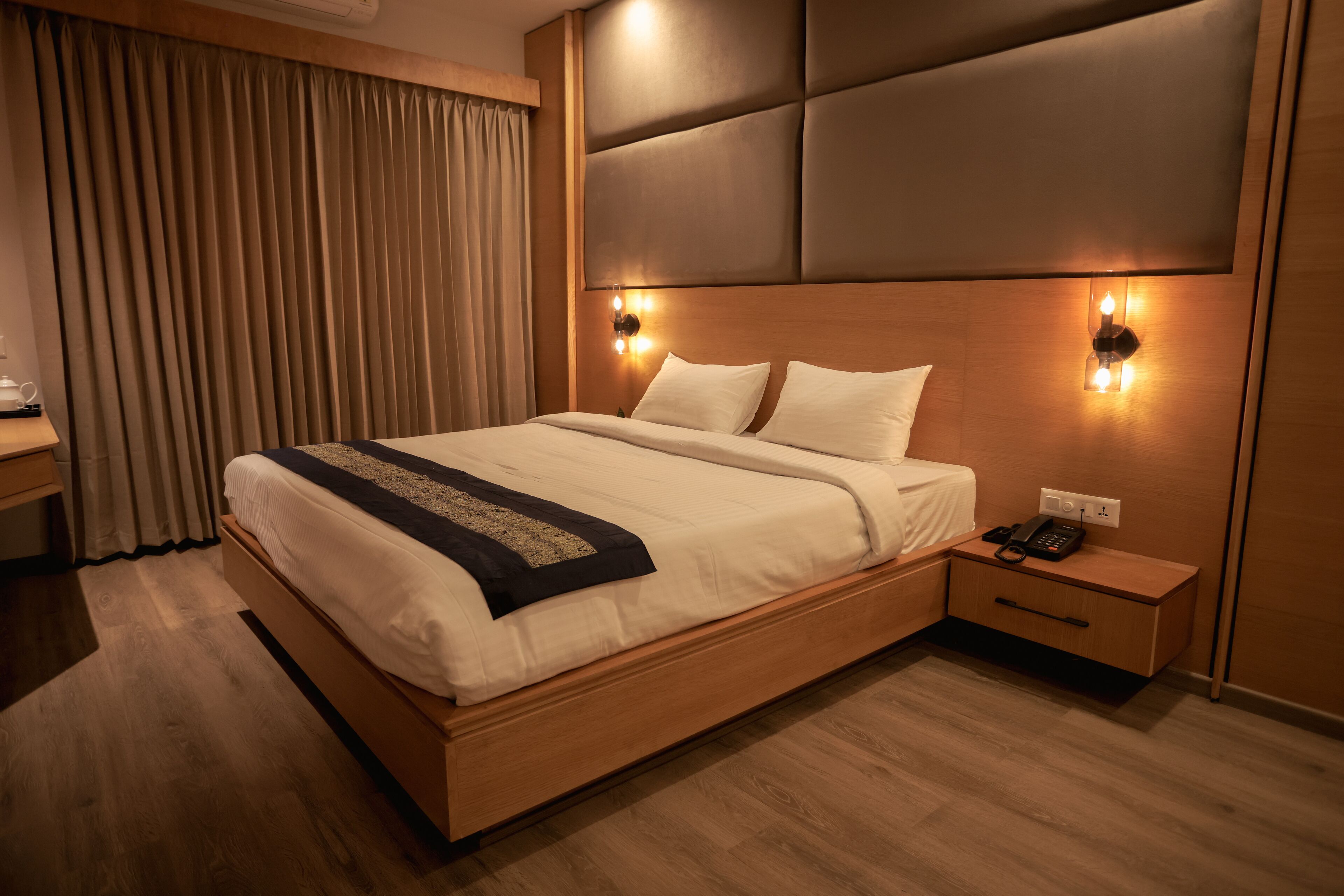 Luxury Double Room, City View | Desk, laptop workspace, blackout curtains, soundproofing